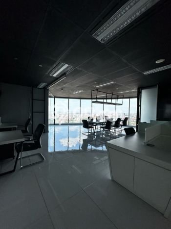Disewakan Kantor Strategis di , Luas 134m2m², Lokasi Ramai Disewakan Kantor Strategis di , Luas 134m2m², Lokasi Ramai