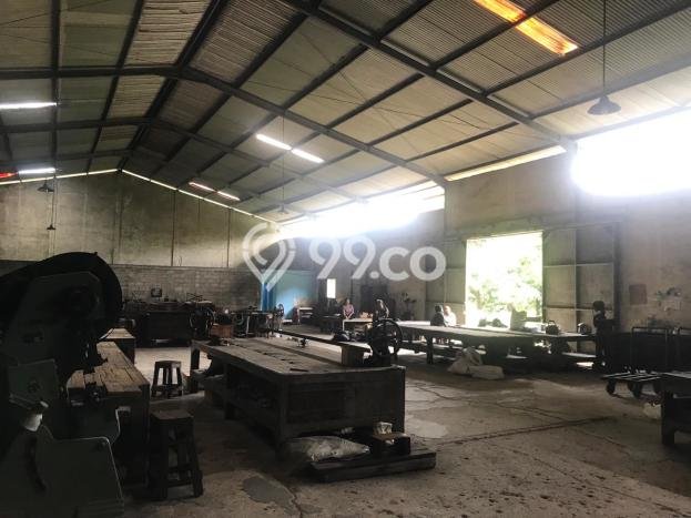 Area Ramai! Pabrik Dijual di Tangerang untuk Bisnis Luas Bangunan 3100m2 Area Ramai! Pabrik Dijual di Tangerang untuk Bisnis Luas Bangunan 3100m2