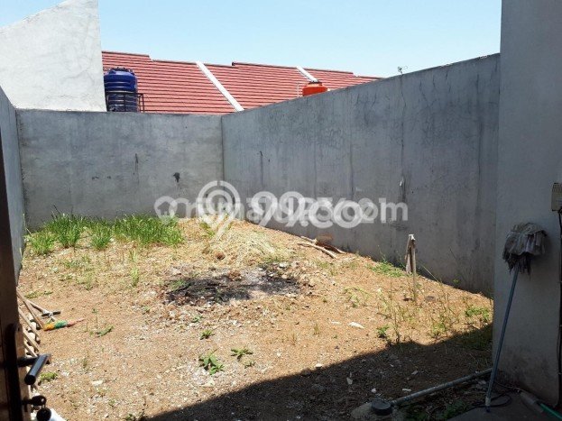 Disewakan Ruko komersial di Antapani luas bangunan 140m2 Disewakan Ruko komersial di Antapani luas bangunan 140m2