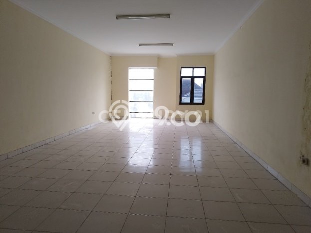 Ruko di Astanaanyar, Luas 225m2m², Area Komersial, Posisi Strategis Ruko di Astanaanyar, Luas 225m2m², Area Komersial, Posisi Strategis