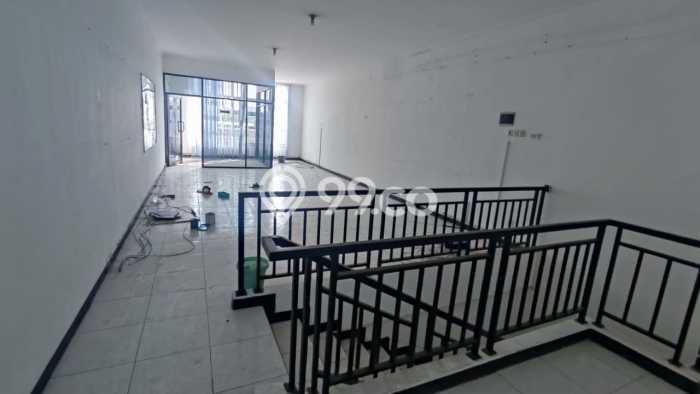 Unit Ruko Dijual di Pedurungan Semarang Luas Tanah 120m2, Luas Bangunan 150m2 Unit Ruko Dijual di Pedurungan Semarang Luas Tanah 120m2, Luas Bangunan 150m2