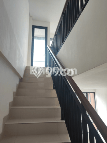 Ruko Disewa di Tangerang dengan LB 120m2 Area Komersial Ramai Ruko Disewa di Tangerang dengan LB 120m2 Area Komersial Ramai