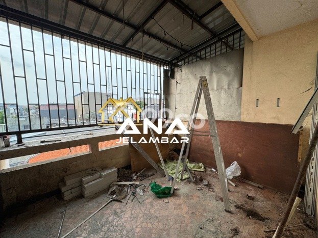 Komersial Bagus Dijual LB 120m2 Lokasi Strategis Jakarta Barat Area Cocok untuk Berbisnis Komersial Bagus Dijual LB 120m2 Lokasi Strategis Jakarta Barat Area Cocok untuk Berbisnis