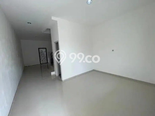 Unit Komersial Dijual di Jakarta Barat LT 72m2 & LB 138m2 Unit Komersial Dijual di Jakarta Barat LT 72m2 & LB 138m2