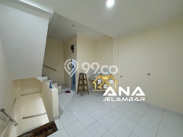 Disewakan Ruko di Kawasan Ramai Jelambar Luas 151m2 Disewakan Ruko di Kawasan Ramai Jelambar Luas 151m2