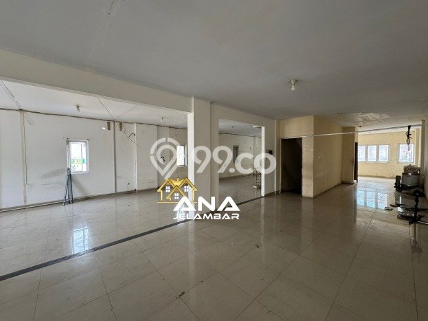 Ruko Disewa di Jakarta Barat dengan LB 283m2 Area Komersial Ramai Ruko Disewa di Jakarta Barat dengan LB 283m2 Area Komersial Ramai