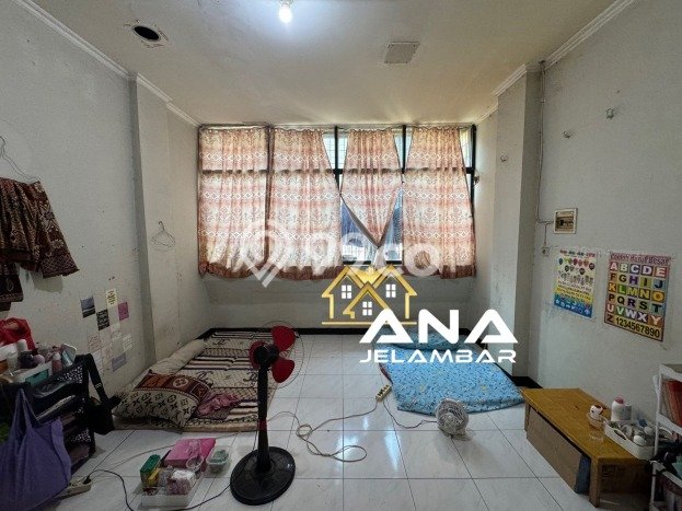 Ruko untuk Disewa di Pusat Jakarta Barat Luas Bangunan 205m2 Ruko untuk Disewa di Pusat Jakarta Barat Luas Bangunan 205m2