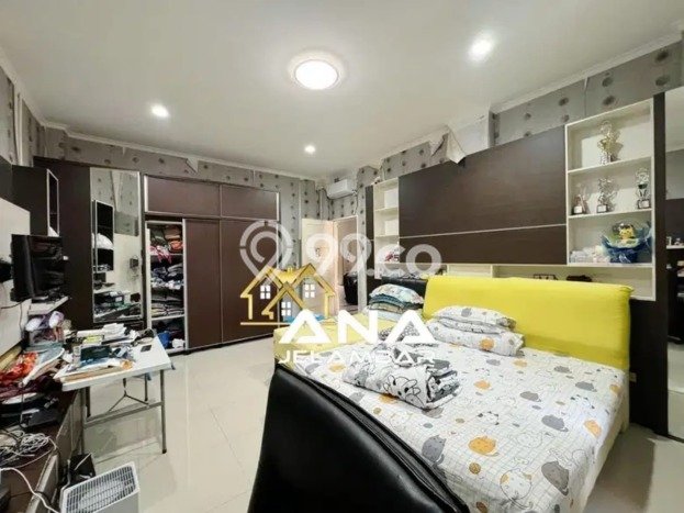 Unit Ruko Dijual di Jakarta Barat LT 300m2 & LB 1237m2 Unit Ruko Dijual di Jakarta Barat LT 300m2 & LB 1237m2