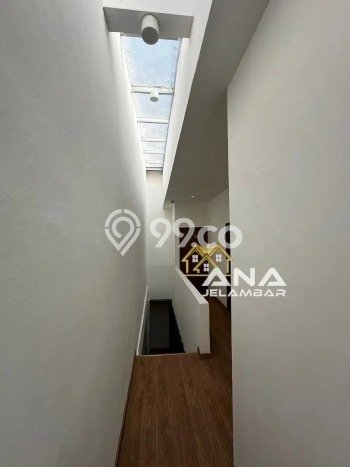 Ruko Dijual di Jakarta Barat LT 103m2 & LB 341m2 Lokasi Terbaik! Ruko Dijual di Jakarta Barat LT 103m2 & LB 341m2 Lokasi Terbaik!