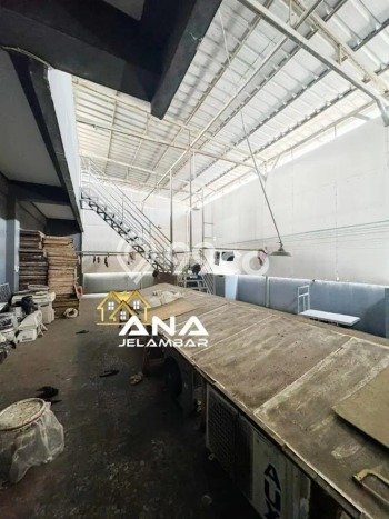 Ruko untuk Disewa di Pusat Jakarta Barat Luas Bangunan 1237m2 Ruko untuk Disewa di Pusat Jakarta Barat Luas Bangunan 1237m2