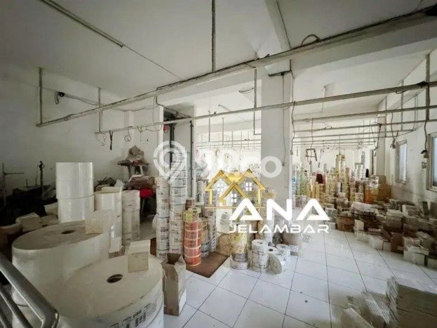 Ruko Disewa di Jakarta Barat dengan LB 1237m2 Area Komersial Ramai Ruko Disewa di Jakarta Barat dengan LB 1237m2 Area Komersial Ramai