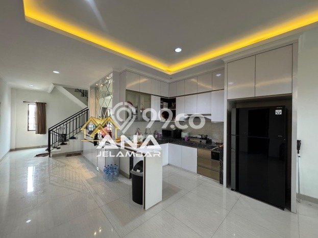 Unit Ruko Dijual di Jakarta Barat LT 78m2 & LB 355m2 Unit Ruko Dijual di Jakarta Barat LT 78m2 & LB 355m2