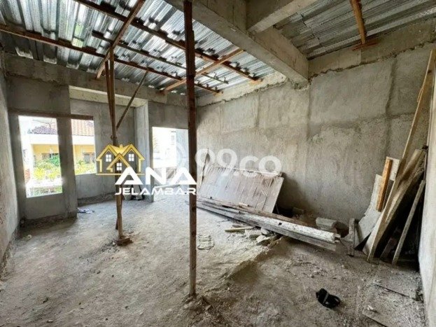 Ruko untuk Disewa di Pusat Jakarta Barat Luas Bangunan 215m2 Ruko untuk Disewa di Pusat Jakarta Barat Luas Bangunan 215m2