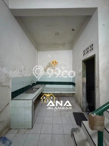 Ruko Dijual di Jakarta Barat LT 72m2 & LB 118m2 Lokasi Terbaik! Ruko Dijual di Jakarta Barat LT 72m2 & LB 118m2 Lokasi Terbaik!