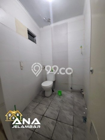 Unit Komersial Disewakan di Jakarta Barat Area Strategis Harga Kompetitif Unit Komersial Disewakan di Jakarta Barat Area Strategis Harga Kompetitif