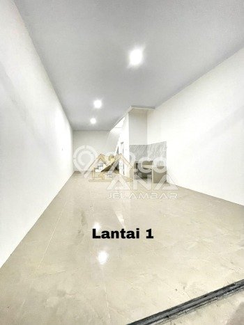 Disewakan Ruko di Kawasan Ramai Jelambar Luas 132m2 Disewakan Ruko di Kawasan Ramai Jelambar Luas 132m2