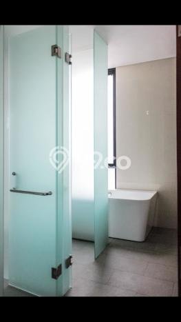 Disewakan! Rumah 4 Kamar Tidur &
4 Kamar Mandi di Kemang, Jakarta Selatan Disewakan! Rumah 4 Kamar Tidur &
4 Kamar Mandi di Kemang, Jakarta Selatan