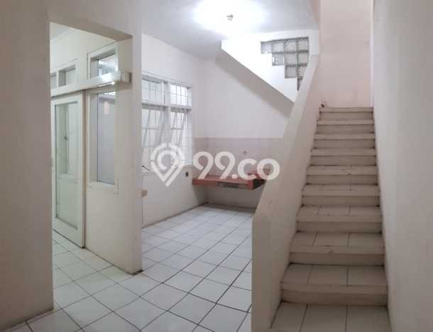 Dijual Cepat Rumah dengan 4 Kamar Tidur dan 2 Kamar Mandi di Kawasan , Bandung Dijual Cepat Rumah dengan 4 Kamar Tidur dan 2 Kamar Mandi di Kawasan , Bandung