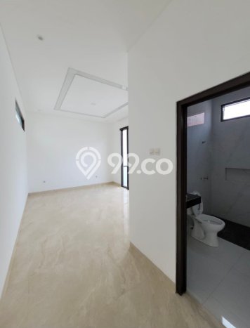 Rumah Mewah LB 326m2 Siap Huni Desain Elegan di Sektor 9-Bintaro, Tangerang Selatan Rumah Mewah LB 326m2 Siap Huni Desain Elegan di Sektor 9-Bintaro, Tangerang Selatan