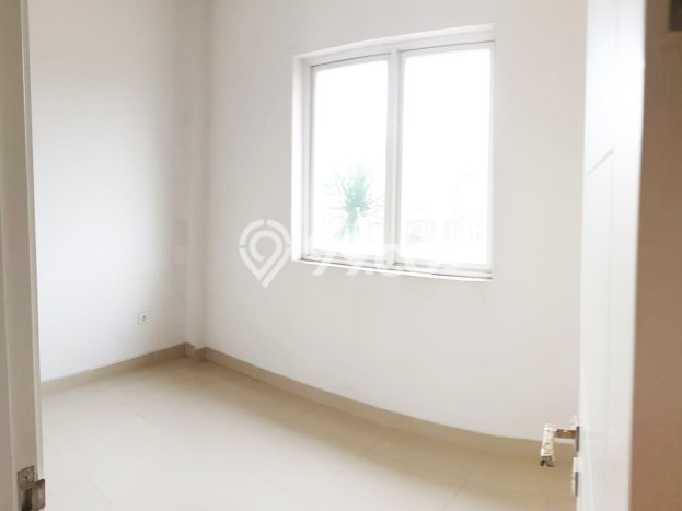 Rumah Asri dengan Luas Tanah 180m² di Kawasan Summarecon Bekasi, Bekasi Rumah Asri dengan Luas Tanah 180m² di Kawasan Summarecon Bekasi, Bekasi
