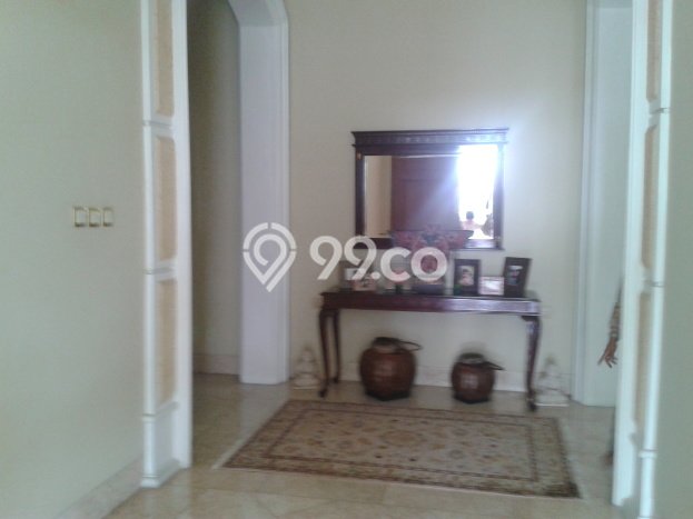 Disewakan! Rumah 9 Kamar Tidur &
7 Kamar Mandi di Bintaro, Jakarta Selatan Disewakan! Rumah 9 Kamar Tidur &
7 Kamar Mandi di Bintaro, Jakarta Selatan