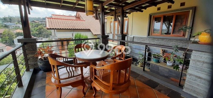 Dijual Rumah Mewah Megah Dengan View Eksklusif di Dago, Bandung Dijual Rumah Mewah Megah Dengan View Eksklusif di Dago, Bandung