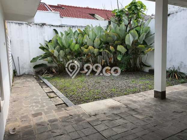Jual Rumah Mewah Elegan Dengan View Eksklusif di Bintaro, Tangerang Selatan Jual Rumah Mewah Elegan Dengan View Eksklusif di Bintaro, Tangerang Selatan