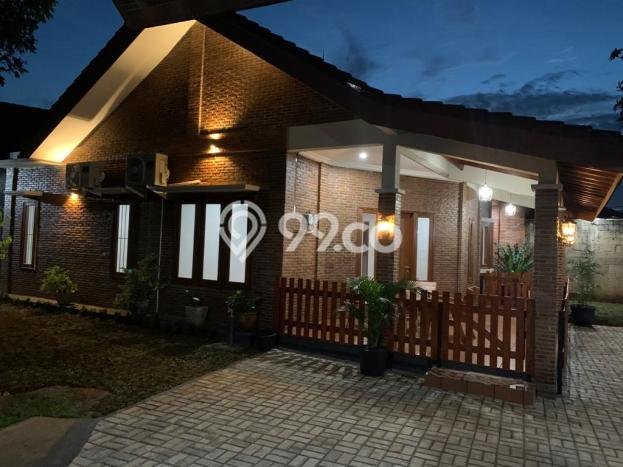 Rumah Mewah LB 430m2 Siap Huni Desain Elegan di Bintaro, Tangerang Selatan Rumah Mewah LB 430m2 Siap Huni Desain Elegan di Bintaro, Tangerang Selatan