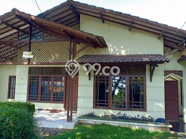 Rumah Asri area Buah Batu, Bandung, Luas 335m² LB 300m² Rumah Asri area Buah Batu, Bandung, Luas 335m² LB 300m²