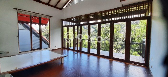 Dijual Rumah Mewah Megah Dengan View Eksklusif di Dago, Bandung Dijual Rumah Mewah Megah Dengan View Eksklusif di Dago, Bandung