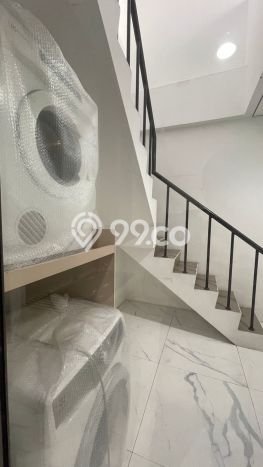 Jarang Ada! Rumah Sewa 4 Kamar Nyaman Siap Huni BSD Green Wich Jarang Ada! Rumah Sewa 4 Kamar Nyaman Siap Huni BSD Green Wich