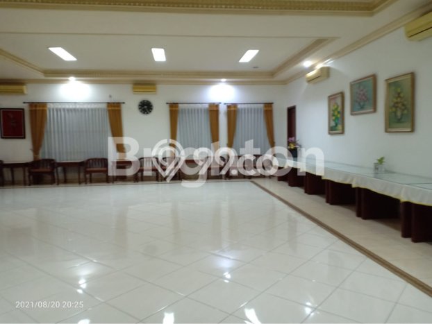 Rumah Elit Modern Tanpa Renovasi di Kertajaya Surabaya Rumah Elit Modern Tanpa Renovasi di Kertajaya Surabaya