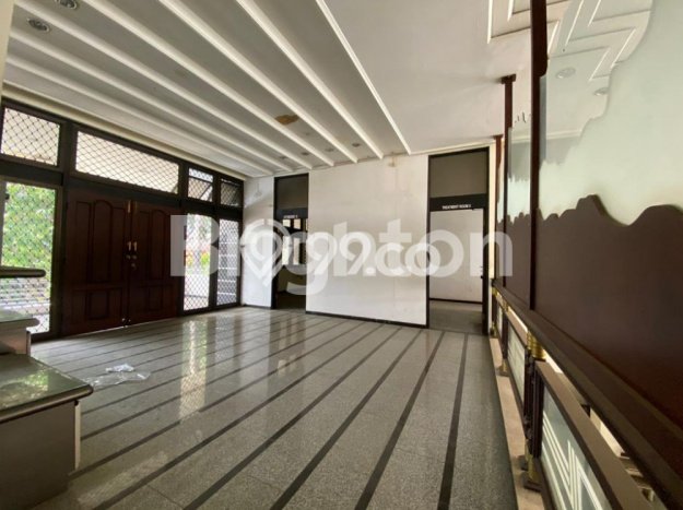 Rumah Nyaman di Sawahan, 4 KM, Area Tenang, Luas 620m² LB 600m² Rumah Nyaman di Sawahan, 4 KM, Area Tenang, Luas 620m² LB 600m²