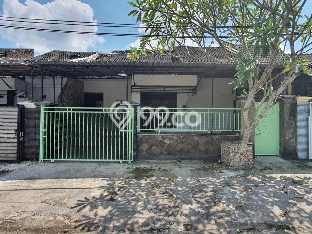 LOKASI STRATEGIS! Rumah di Sumbersari, Akses ke Tol, 2 KM, LT 110m² Bangunan 130m² LOKASI STRATEGIS! Rumah di Sumbersari, Akses ke Tol, 2 KM, LT 110m² Bangunan 130m²