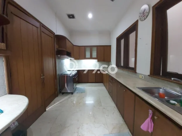 Rumah Cantik Siap Huni Di Cilandak Luas 500m2 Lokasi Strategis Rumah Cantik Siap Huni Di Cilandak Luas 500m2 Lokasi Strategis