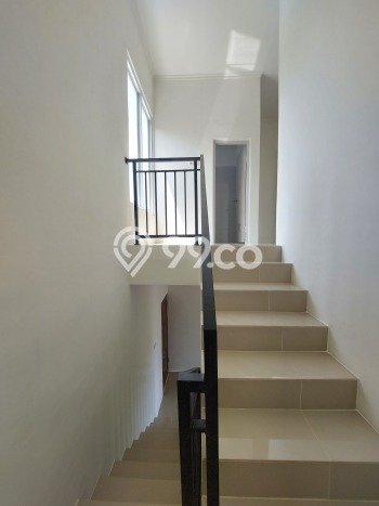 SIAP HUNI! Rumah Strategis area Cinere, Luas 105m² LB 90m² SIAP HUNI! Rumah Strategis area Cinere, Luas 105m² LB 90m²