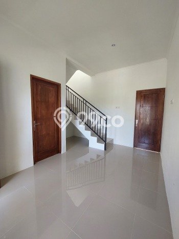 SIAP HUNI! Rumah Strategis area Cinere, Luas 105m² LB 90m² SIAP HUNI! Rumah Strategis area Cinere, Luas 105m² LB 90m²