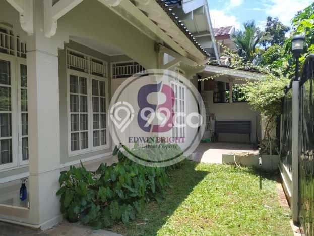 Rumah Luxury Modern Tanpa Renovasi di Bintaro Tangerang Selatan Rumah Luxury Modern Tanpa Renovasi di Bintaro Tangerang Selatan