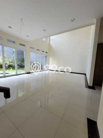 Rumah Elit LB 300m2 Siap Huni Desain Elegan di Sentul City, Bogor Rumah Elit LB 300m2 Siap Huni Desain Elegan di Sentul City, Bogor