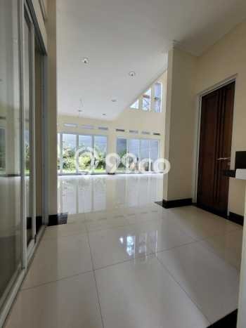 Rumah Elit LB 300m2 Siap Huni Desain Elegan di Sentul City, Bogor Rumah Elit LB 300m2 Siap Huni Desain Elegan di Sentul City, Bogor