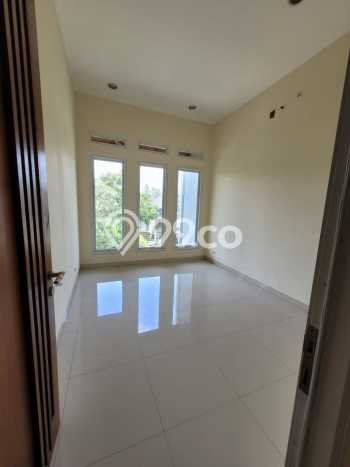 Rumah Elit LB 300m2 Siap Huni Desain Elegan di Sentul City, Bogor Rumah Elit LB 300m2 Siap Huni Desain Elegan di Sentul City, Bogor