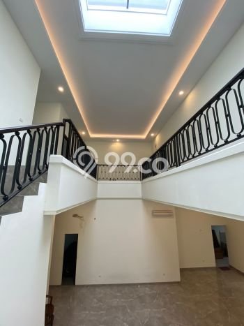 Ready to Use! Premium House LT 300m2 Desain Modern di Lebak Bulus Ready to Use! Premium House LT 300m2 Desain Modern di Lebak Bulus