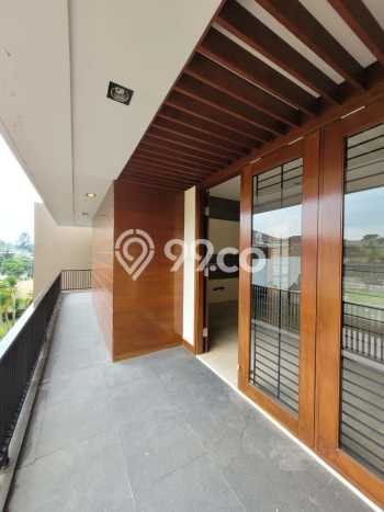 For Sale! Luxury House LT 529m2 Desain Elegan di Setra Duta For Sale! Luxury House LT 529m2 Desain Elegan di Setra Duta