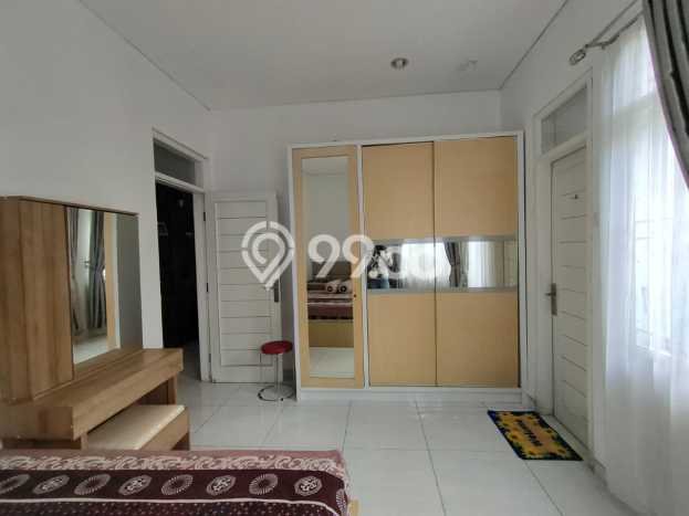 Rumah Lokasi Strategis area Manahan, Solo, LT 98m² LB 200m² Rumah Lokasi Strategis area Manahan, Solo, LT 98m² LB 200m²
