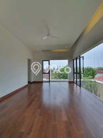 Dijual Rumah Premium dengan Fasilitas Sekitar Komplit di Cilandak, Jakarta Selatan Dijual Rumah Premium dengan Fasilitas Sekitar Komplit di Cilandak, Jakarta Selatan