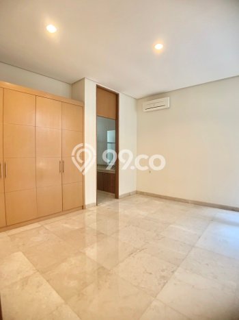Disewakan Rumah Nyaman di Kemang LT 600m2 / LB 450m2 Siap Huni Disewakan Rumah Nyaman di Kemang LT 600m2 / LB 450m2 Siap Huni