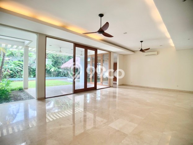 Disewakan Rumah Nyaman di Kemang LT 600m2 / LB 450m2 Siap Huni Disewakan Rumah Nyaman di Kemang LT 600m2 / LB 450m2 Siap Huni
