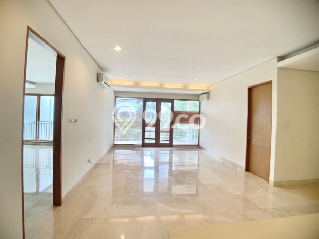Disewakan Rumah Nyaman di Kemang LT 600m2 / LB 450m2 Siap Huni Disewakan Rumah Nyaman di Kemang LT 600m2 / LB 450m2 Siap Huni