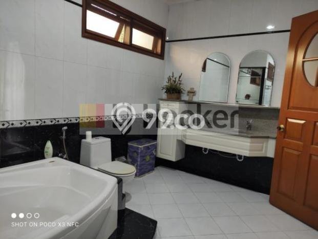 Rumah Nyaman LB 600m² View Kota di Puri Indah, Jakarta Barat Rumah Nyaman LB 600m² View Kota di Puri Indah, Jakarta Barat