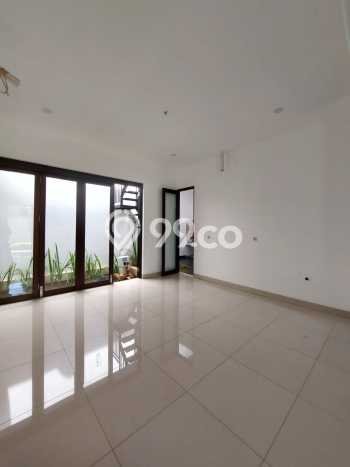 Rumah Elit Modern Tanpa Renovasi di Bangka Jakarta Selatan Rumah Elit Modern Tanpa Renovasi di Bangka Jakarta Selatan